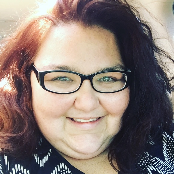 Meet your Posher! - Picture 5 of 5